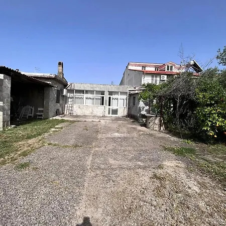 Warm House In With Fenced Garden Nyaraló *