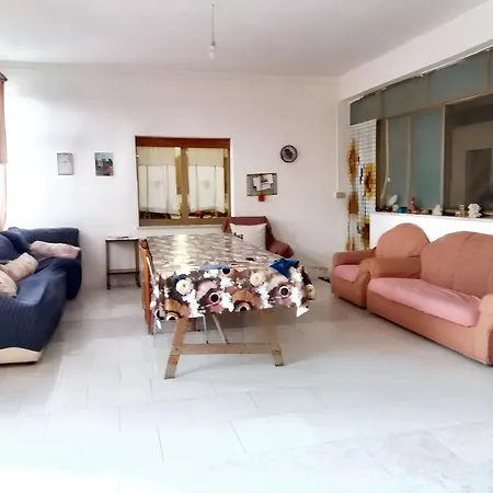 Warm House In With Fenced Garden 펜션 Musei