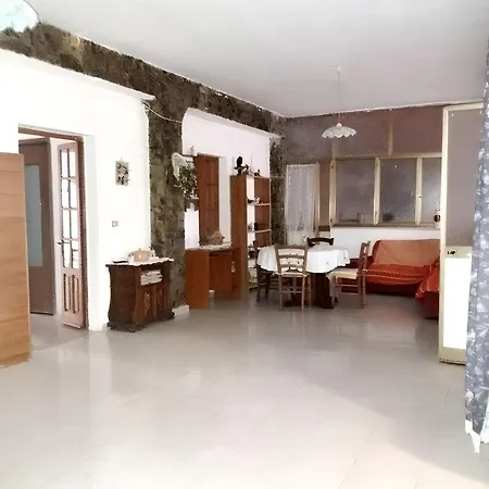Warm House In With Fenced Garden 펜션